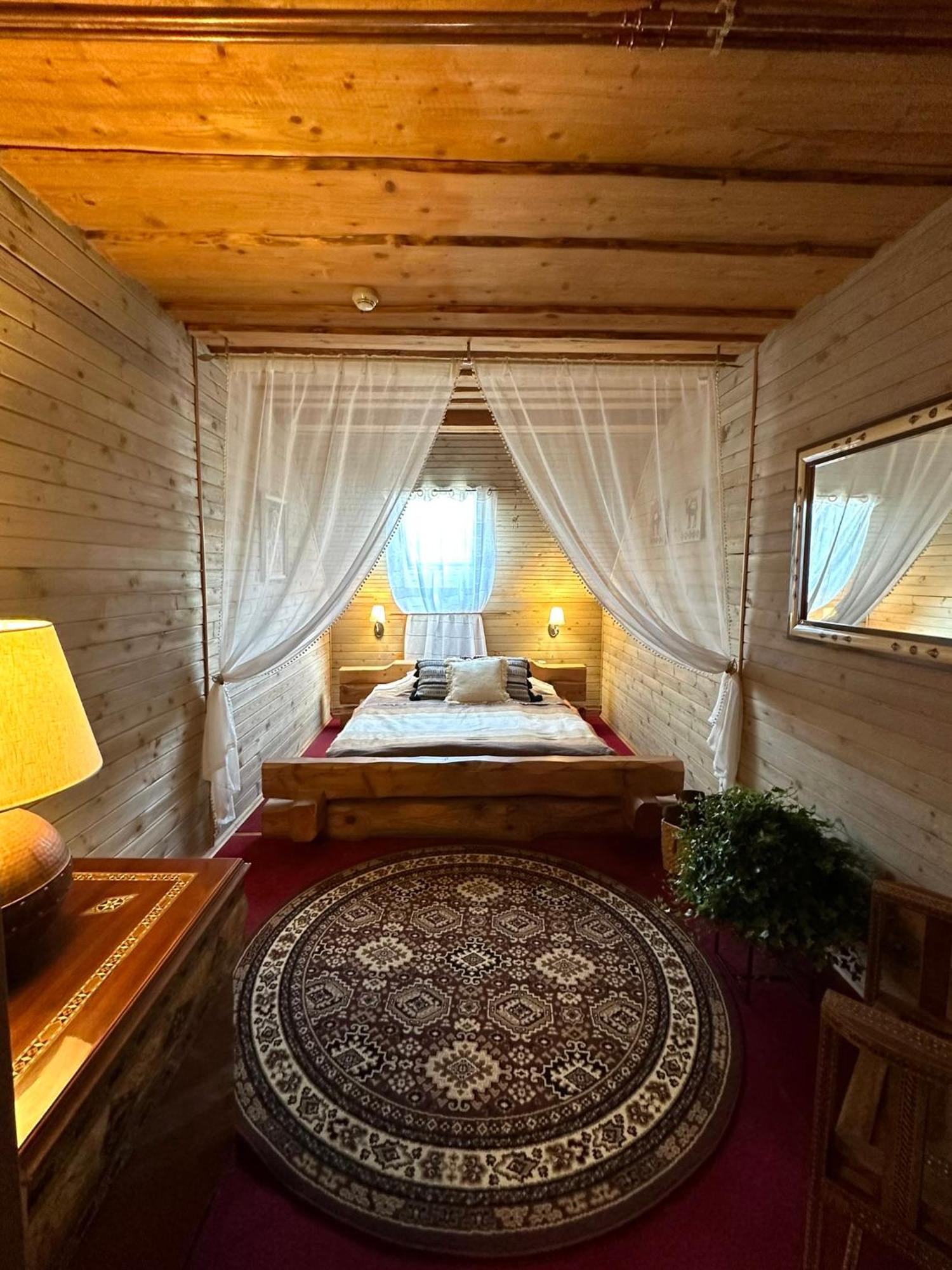 Raksi Hotel Cesis Ngoại thất bức ảnh